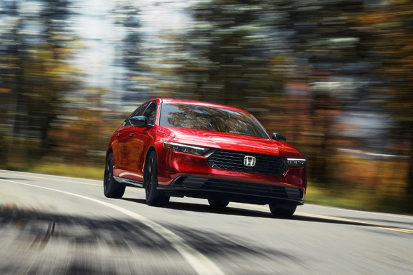 Honda Accord XI generation: Anmeldelse af den elegante sedan