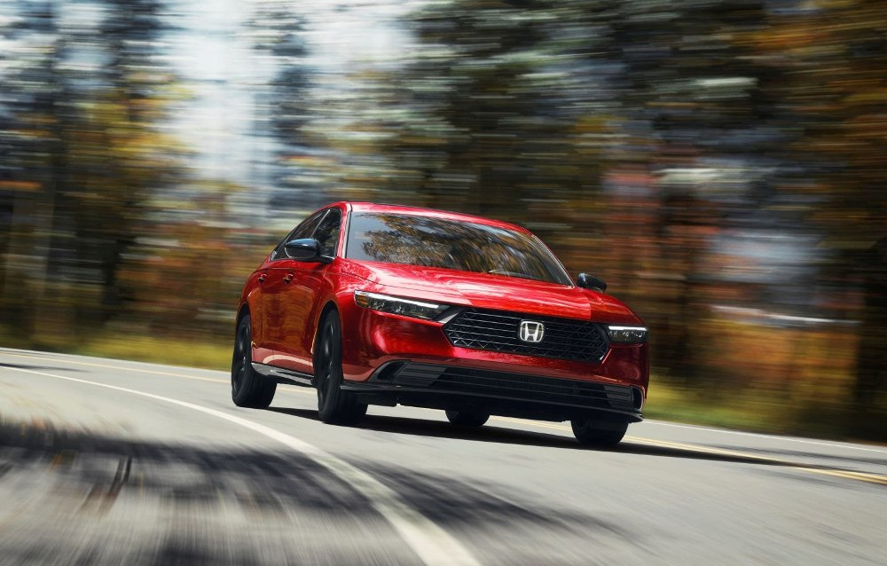 Honda Accord XI generation: Anmeldelse af den elegante sedan