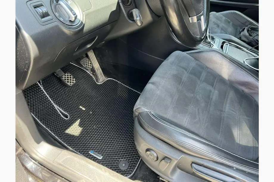 Volkswagen Passat СС 2008–2017 EVA-bilmåtter (honeycomb, sorte) Image
