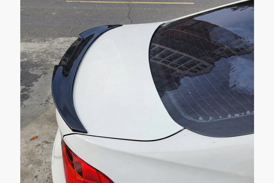 BMW 3-serie F30/F31 2012–2019 M4-Style spoiler (til F30/F80, sort højglans) Image