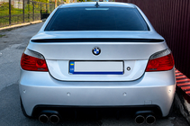 BMW 5-serie E60/E61 2003–2010 M5-style spoiler (sort højglans) foto 4