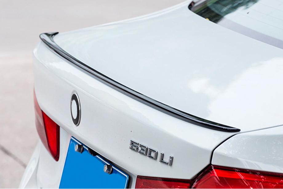 BMW 5-serie G30/G31 2017–2023 M5-style spoiler (sort højglans) Image