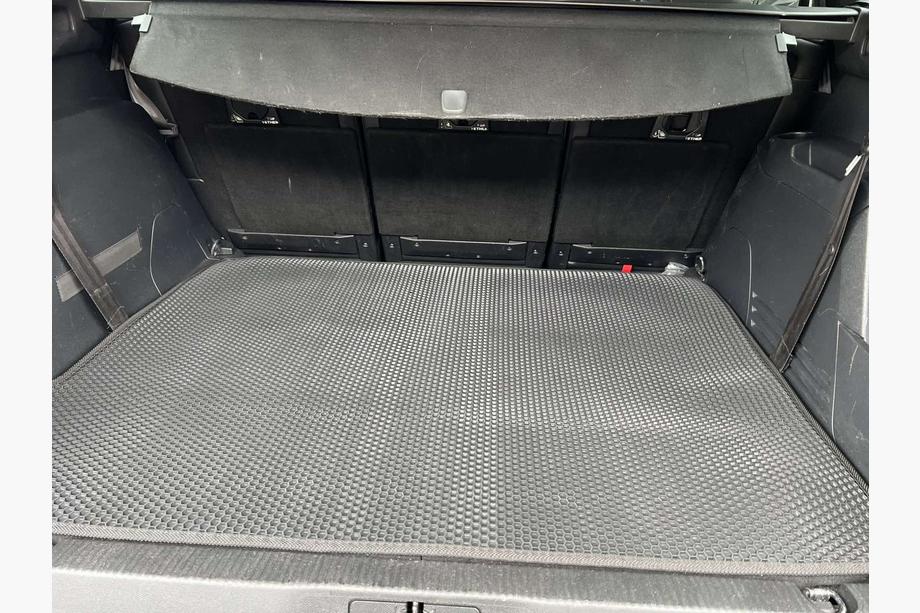 Peugeot 5008 2016–2023 Gummibagagerumsmåtte Carsuit (2016-2020, Sort) Image