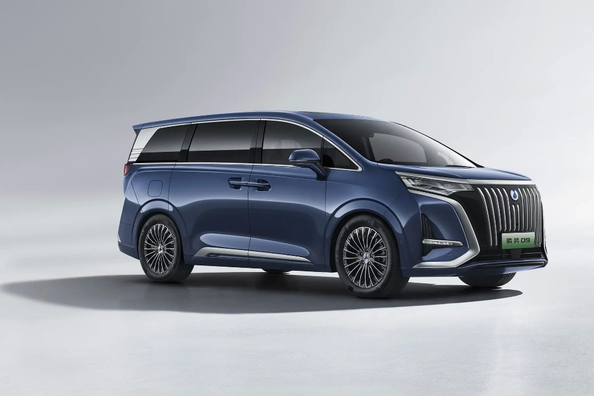 Anmeldelse af Denza D9 EV: Luksuriøs elektrisk minivan