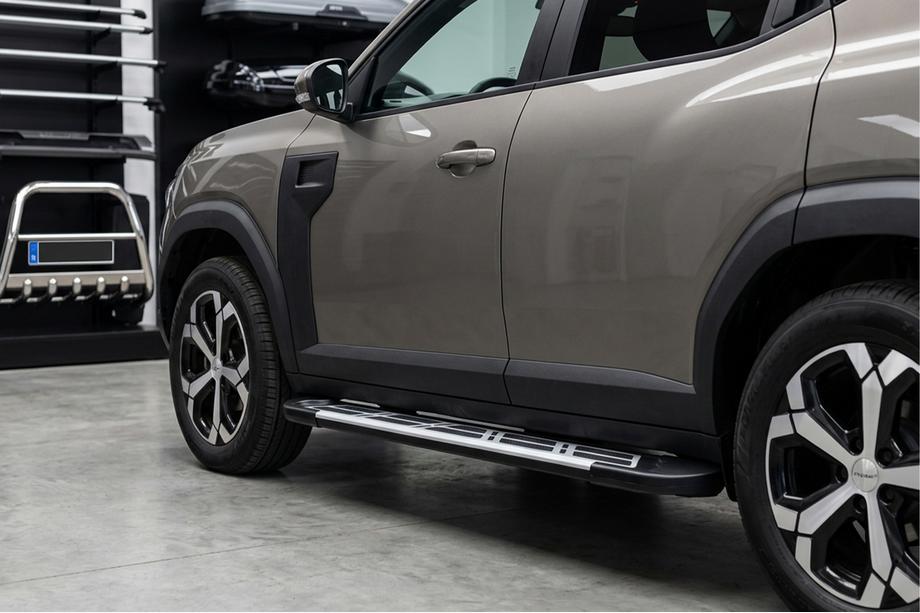 Dacia Duster 2024– Sunrise sidetrin (2 stk., aluminium) Foto 1