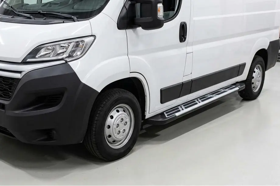 Fiat Ducato 2006–2025 Sunrise sidetrin (2 stk., aluminium) Image
