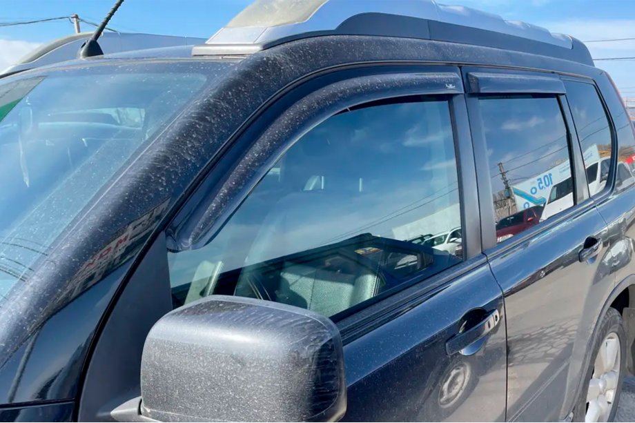 Nissan X-trail T31 2007–2014 Vindafvisere foran (2 stk., HIC) Image