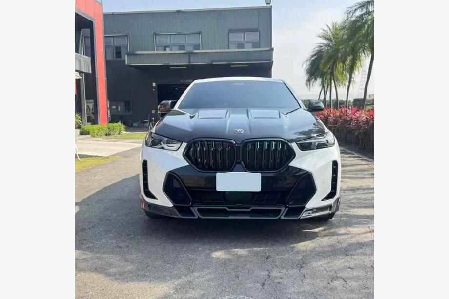 BMW X6 G06 2019–2027 Carbon LMC karrosserisæt (2023- ) Image