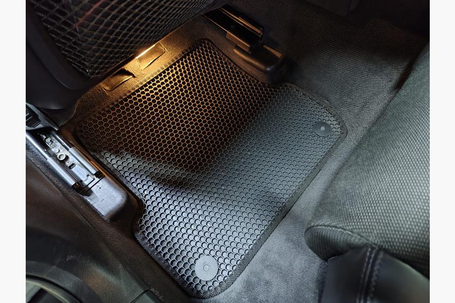 Audi A4 B6 2000–2004 Carsuit gummimåtter (Sorte) Foto 1