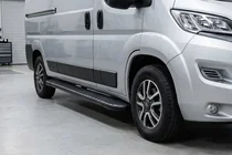 Peugeot Boxer 2006–2025 Bosphorus Black sidetrin (2 stk., aluminium) foto 1