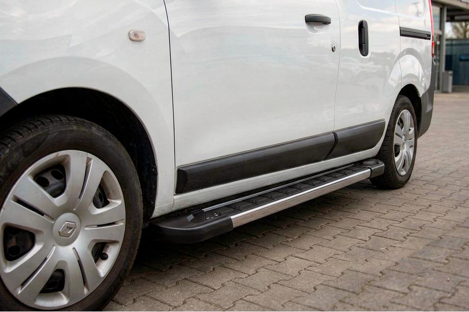 Renault Dokker 2013–2022 RedLine V1 sidestrin (2 stk., aluminium) Image