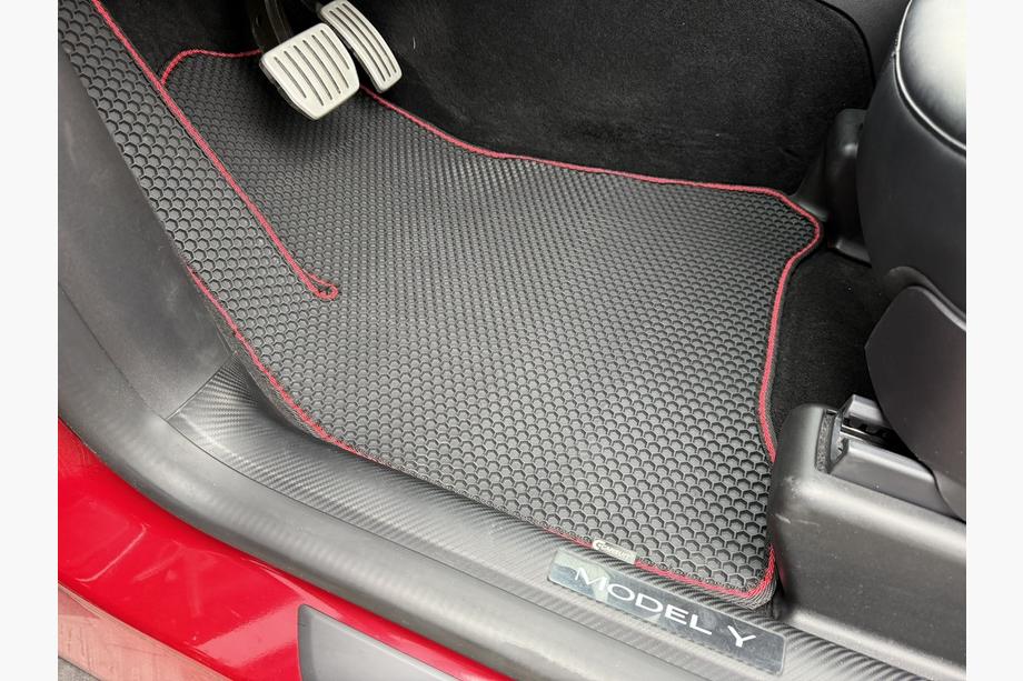 Tesla Model Y 2020– Gummimåtter Carsuit (2020-2024, sorte) Image