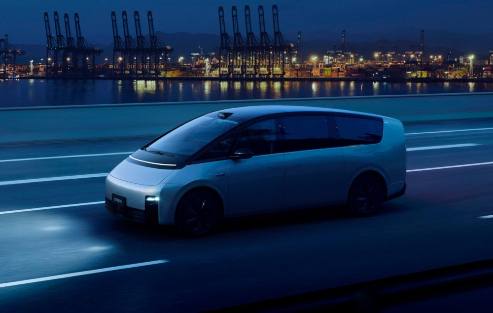 Test af Li Mega: futuristisk minivan med hurtig opladning