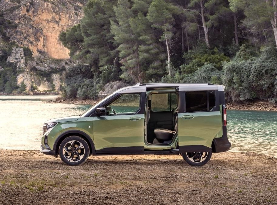 Ford Tourneo Courier i anden generation: Kompakt multivan