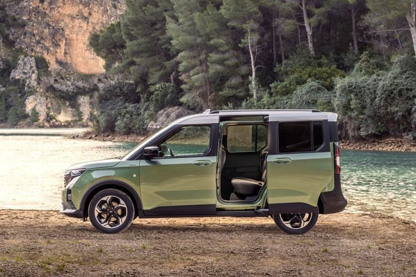 Ford Tourneo Courier i anden generation: Kompakt multivan