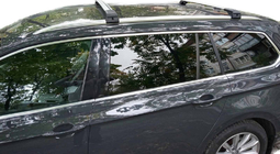 Volkswagen Passat B8 2015–2023 Tagbøjler (tværstænger) til integrerede tagrælinger, låsbare WingCarrier V2 (2 stk.) Sort foto 1