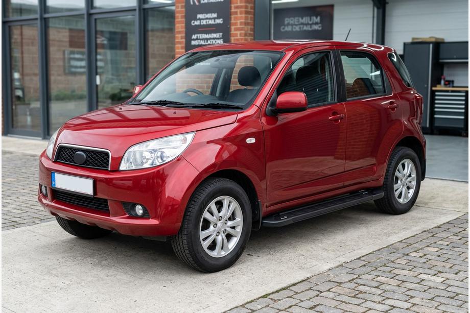 Daihatsu Terios 2006–2017 Sidetrin RedLine Black (2 stk., aluminium) Image