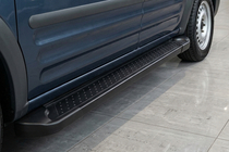 Ford Connect 2010–2013 Sidetrin Allmond Black (2 stk., aluminium) Maxi hjulbase foto 2