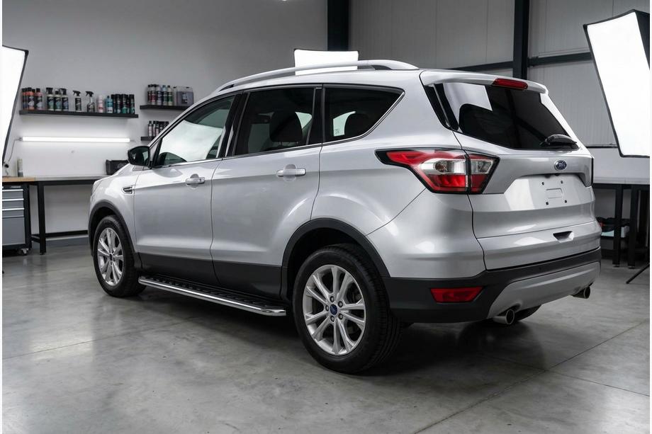 Ford Kuga/Escape 2013–2019 Maydos V1 sidetrin (2 stk., aluminium ↗ rustfrit stål) Med lakerede dørplader Image