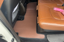 Toyota Land Cruiser 200 2007–2021 Gummimåtter Carsuit (2007-2012, brun) foto 3