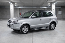 Hyundai Tucson JM 2004– RedLine V1 sidestrin (2 stk., aluminium) foto 1