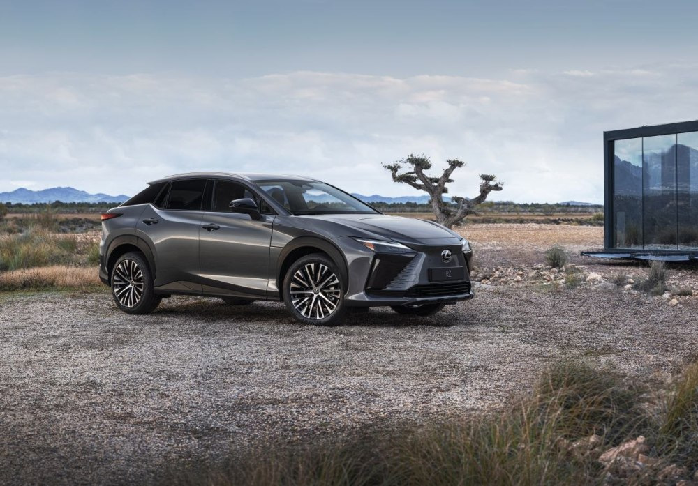 Test af Lexus RZ 300e: Premium elektrisk crossover