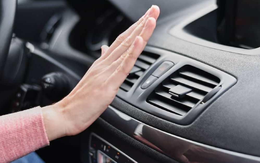 Hvorfor bilens aircondition blæser dårligt: mulige årsager