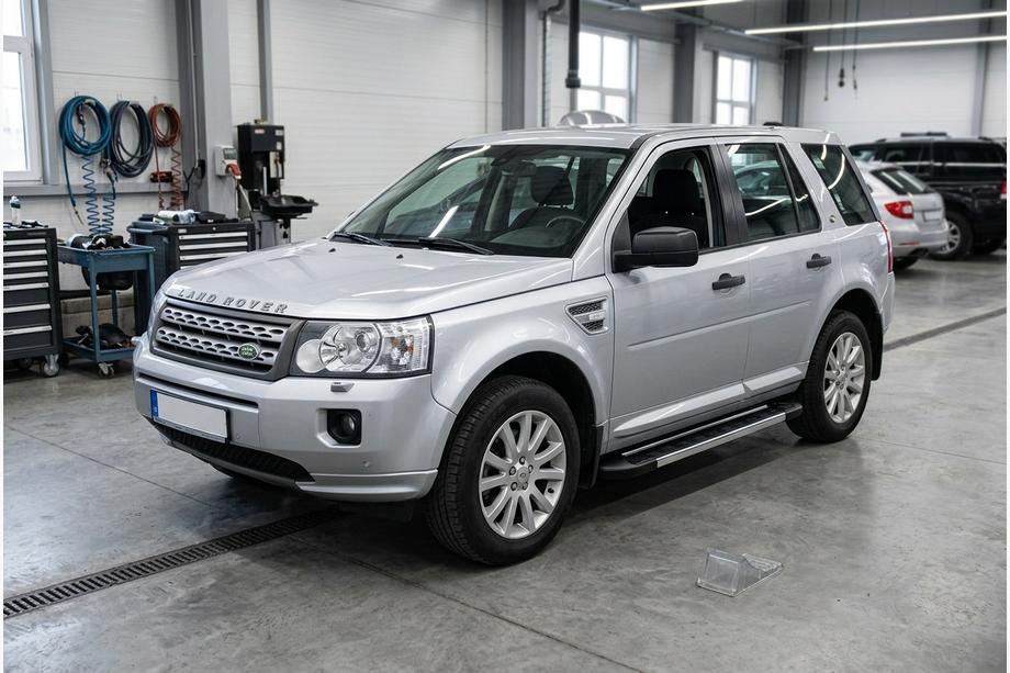 Land Rover Freelander II 2006–2014 RedLine V1 sidestrin (2 stk., aluminium) Image