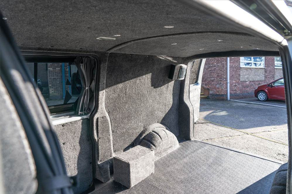 Hvor i bilen kan du bruge carpet?