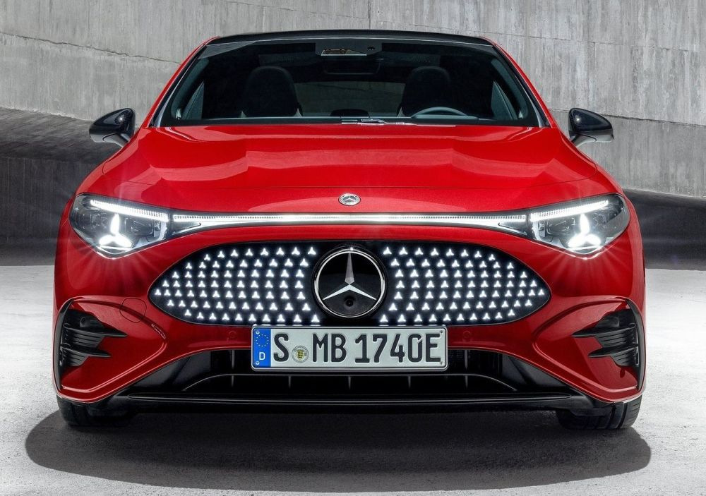 Test af Mercedes-Benz CLA EQ 2025 sedan: Elektrisk premiumkompakt