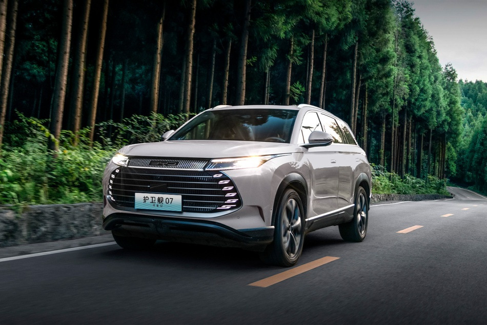 Test af BYD Frigate 07: Plug-in-hybrid-SUV med maritimt design