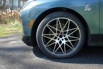BMW iX (I20) 2022– Smedede OEM-fælge R22 (4 stk.) foto 5