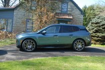 BMW iX (I20) 2022– Smedede OEM-fælge R22 (4 stk.) foto 9