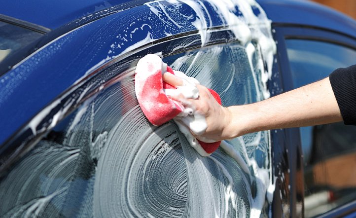 Sådan vælger du bilshampoo til håndvask
