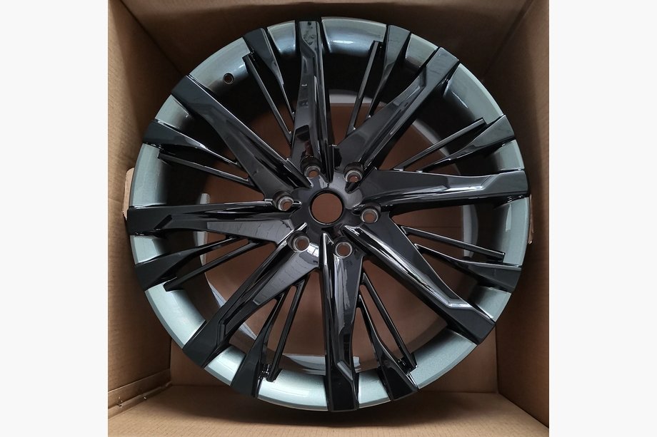 Infiniti QX80 2013–2024 Smedede OEM-fælge R22 (4 stk.) Image