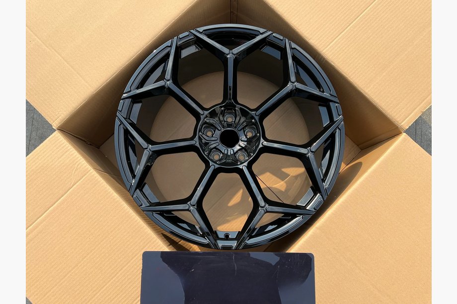 Lamborghini Urus 2018– Smedede fælge OEM R23 V4 (4 stk.) Image