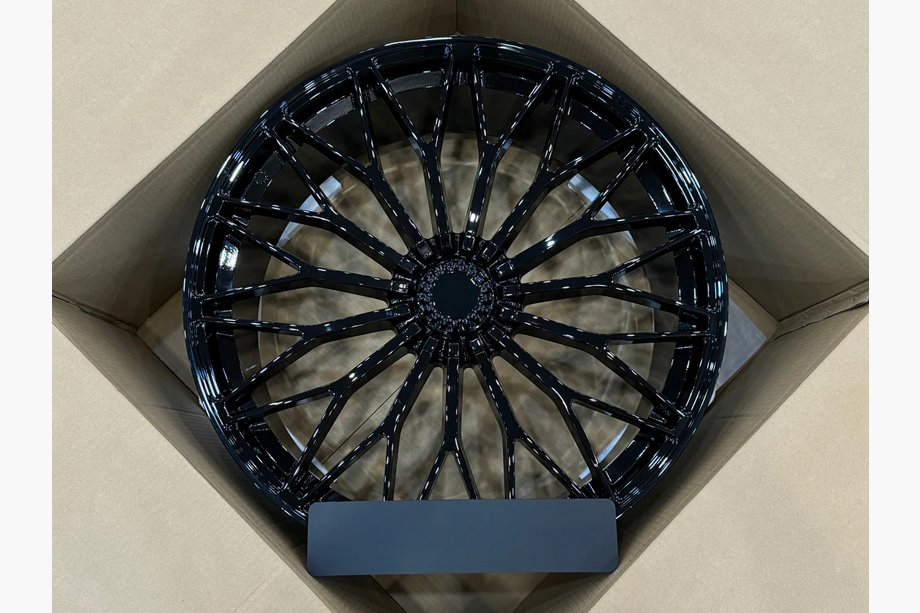 Lamborghini Urus 2018– Smedede fælge OEM R23 V6 (4 stk) Image