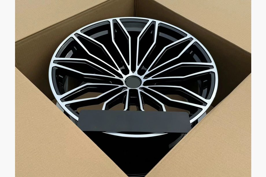 Lamborghini Urus 2018– OEM R23 V10 smedede fælge (4 stk.) Foto 5