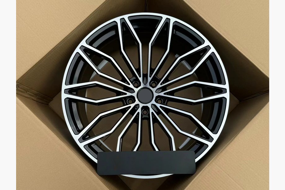Lamborghini Urus 2018– OEM R23 V10 smedede fælge (4 stk.) Foto 3