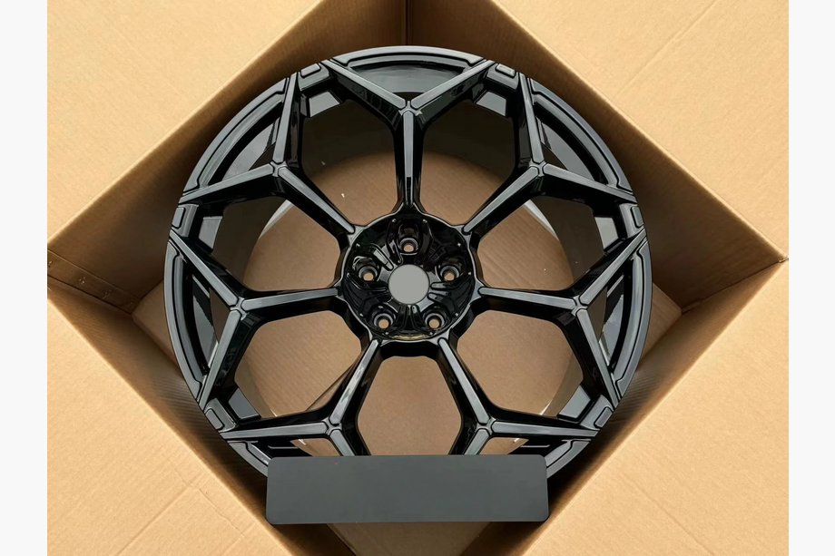 Lamborghini Urus 2018– Smedede fælge OEM R23 V11 (4 stk) Image