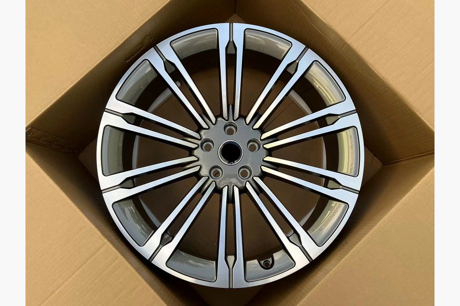 Range Rover III L322 2002–2012 Smedede OEM-fælge R24 (4 stk) Image