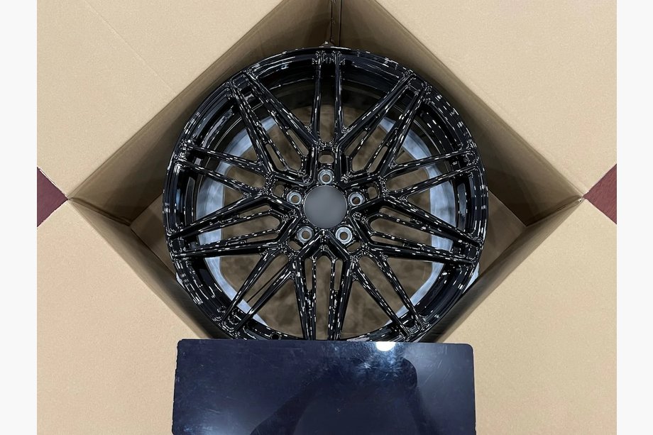Mercedes C-class W204 2007–2015 Smedede OEM fælge R19 (4 stk.) Image
