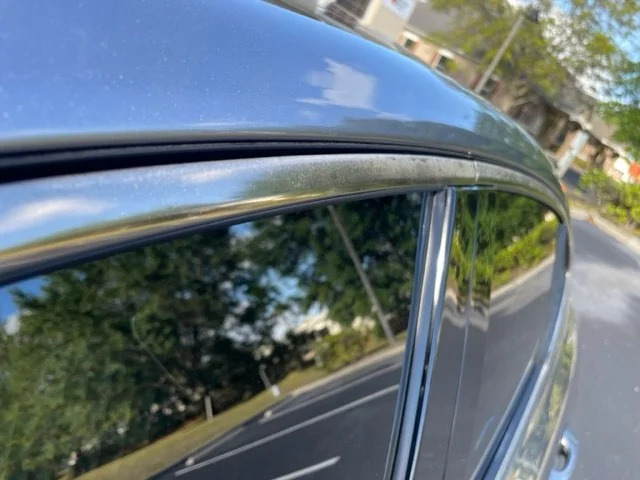 Hvorfor bliver krom på bilen mørkt, og hvordan får du glansen tilbage?