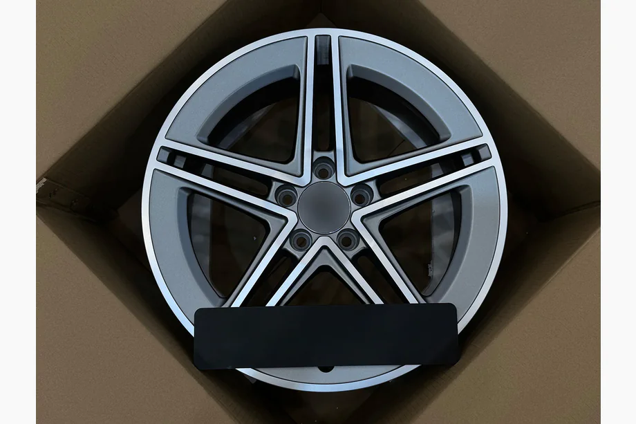 Mercedes CLS C218 2011–2018 OEM smedede fælge R18 (4 stk.) Image