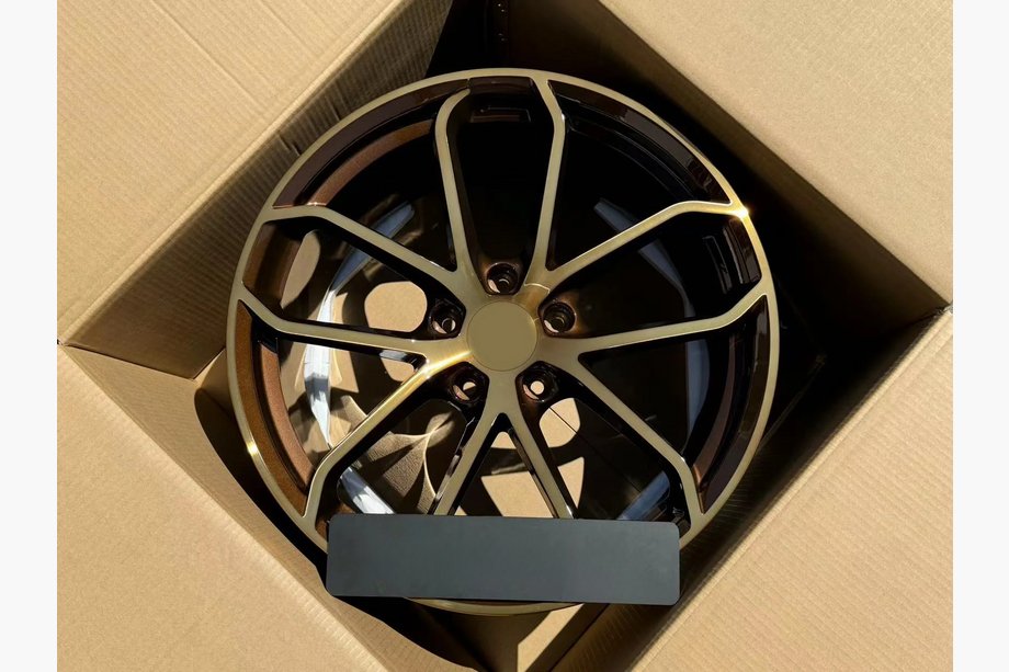 Porsche Panamera 2016–2023 OEM smedede fælge R21 (4 stk.) Image