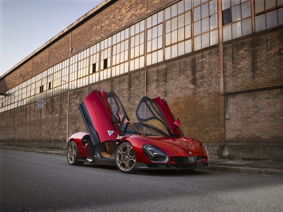 Test af Alfa Romeo 33 Stradale 2023