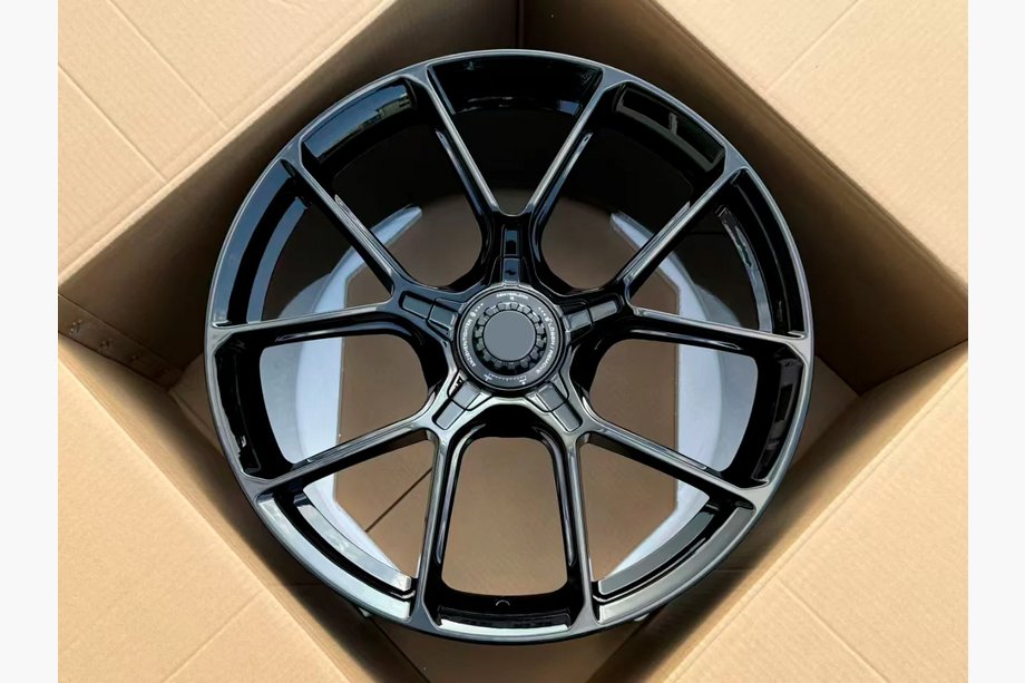 Porsche 911 (992) 2018– Smedede OEM fælge R20 R21 V30 (4 stk.) Image