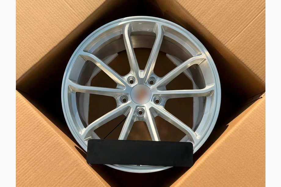 Porsche Boxster/Cayman 982 (718) 2016– OEM smedede fælge R20 V6 (4 stk.) Image