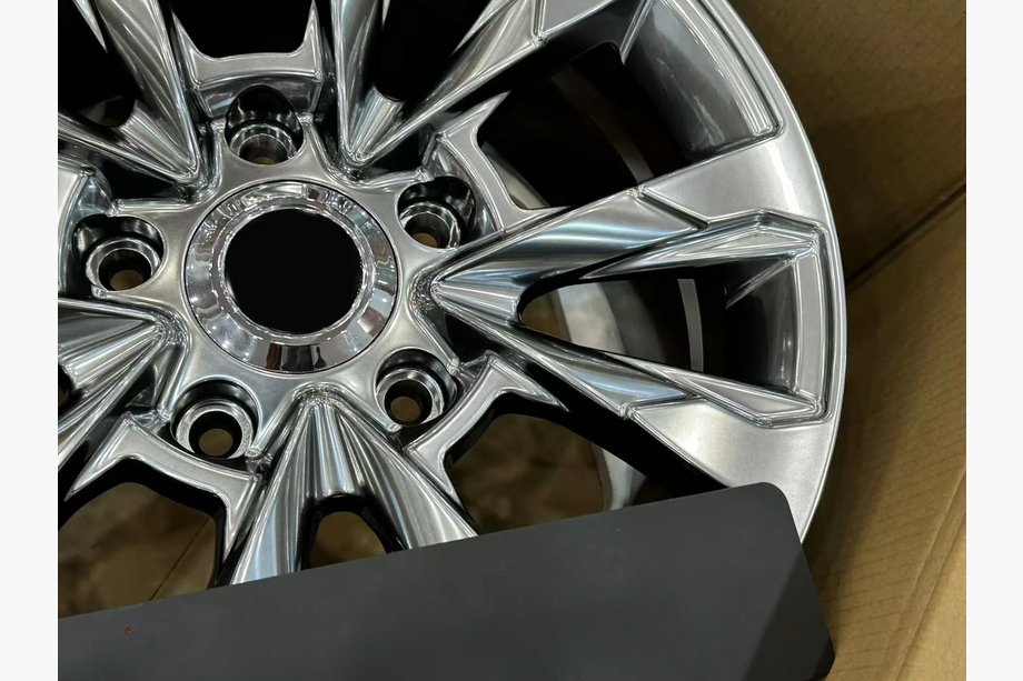 Toyota Land Cruiser 200 2007–2021 OEM smedede fælge R18 (4 stk.) Foto 8