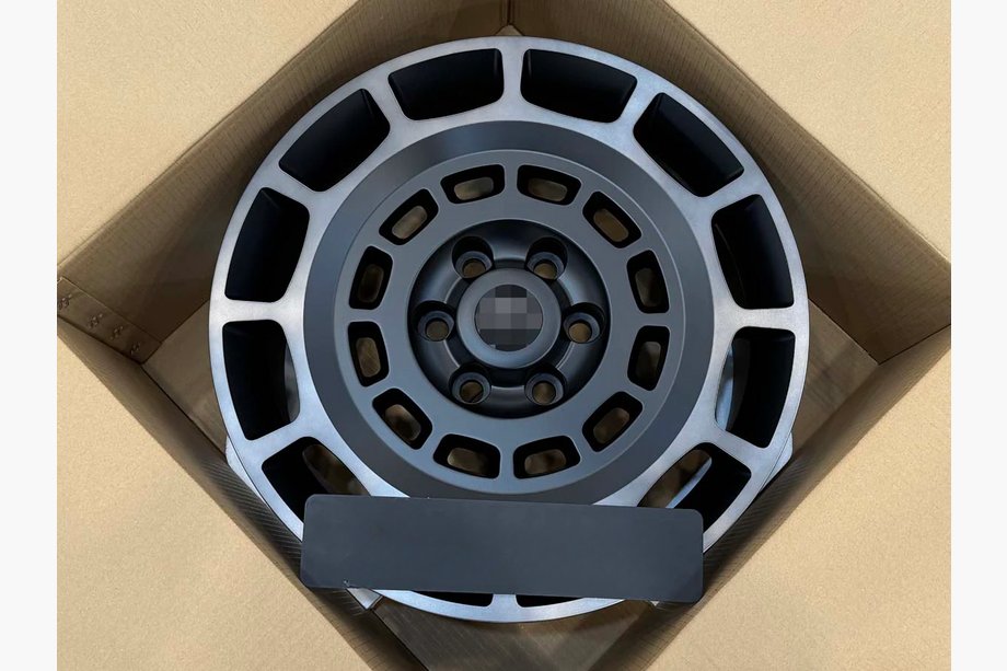 Toyota Land Cruiser 300 2021– Smedede OEM fælge R20 V2 (4 stk) Image